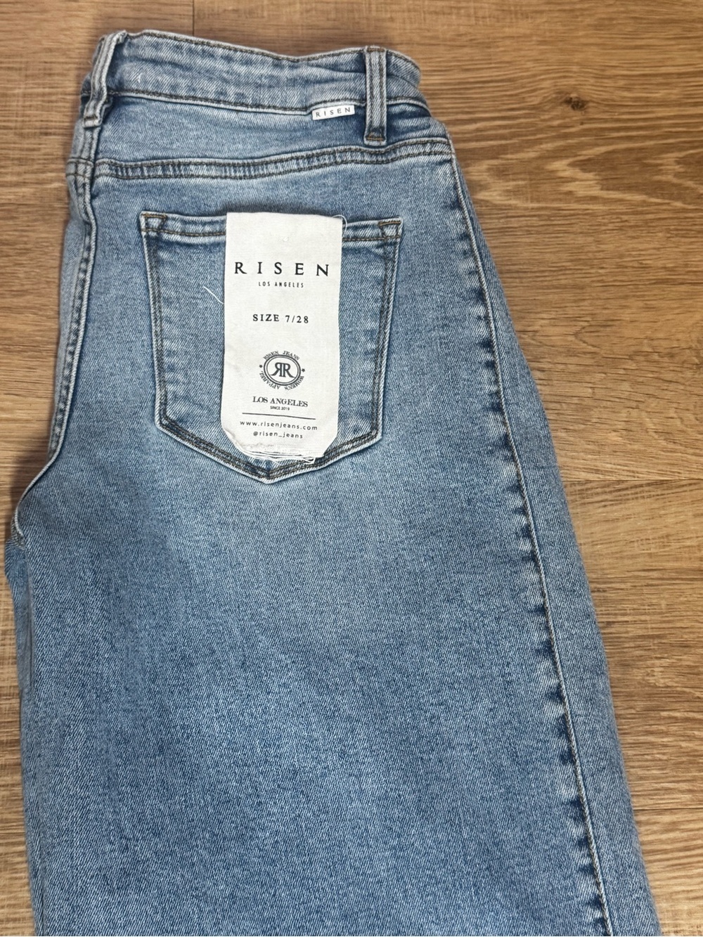 Risen Wide Leg Snap Hem Jeans NWT Light Wash High Rise Size 7/28 - Picture 6 of 10